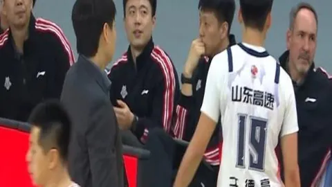 意甲战报：博洛尼亚1-0击败菲奥伦蒂那，喜获胜利